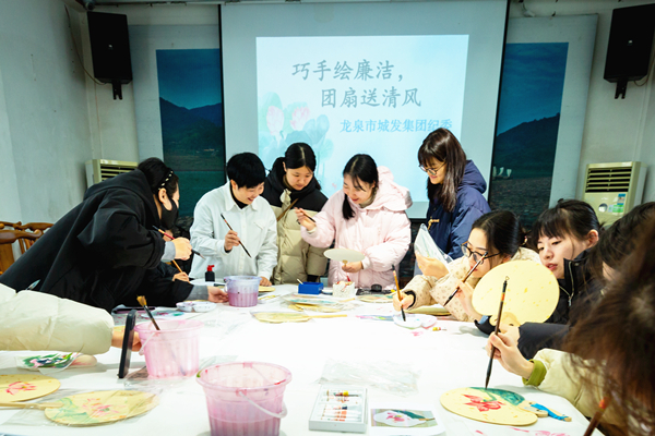 合影.jpg 合影.jpg